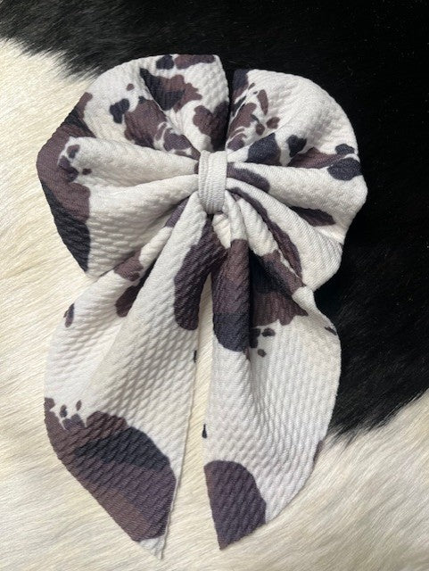 4x7 Cowhide (Sailor Bow)